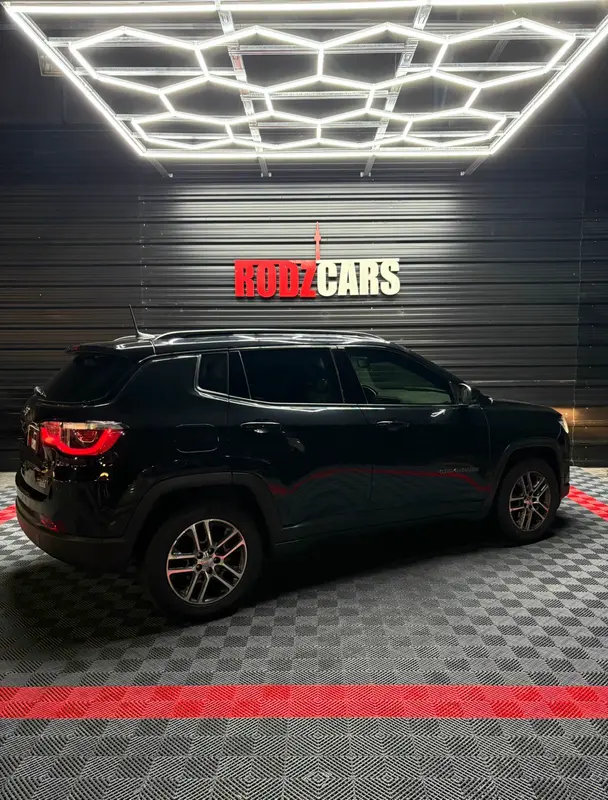 Mira esta publicación de Jeep Compass 2021 en Motordil