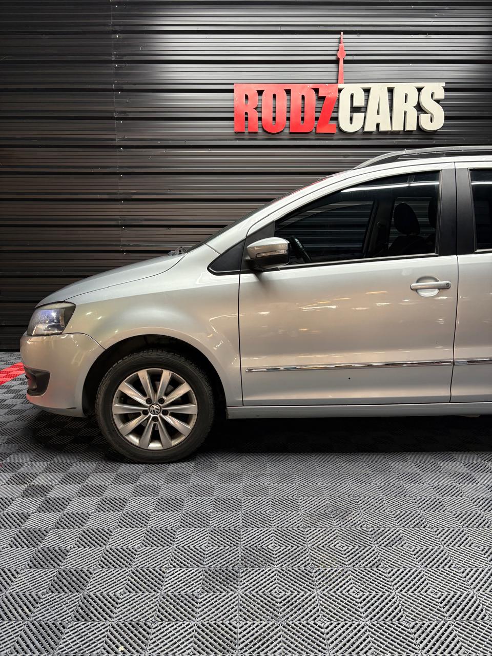 Mira esta publicación de Volkswagen Suran 2012 en Motordil