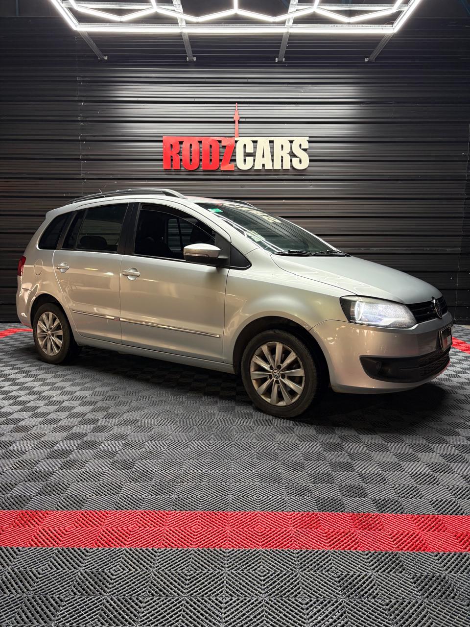 Mira esta publicación de Volkswagen Suran 2012 en Motordil