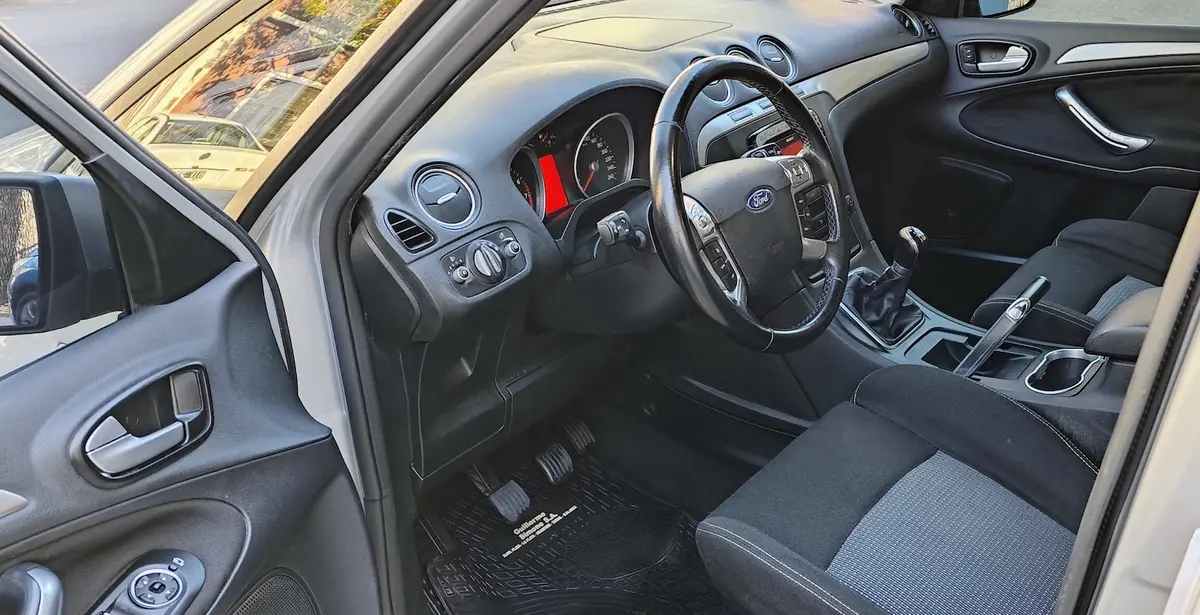 Mira esta publicación de Ford S Max 2011 en Motordil