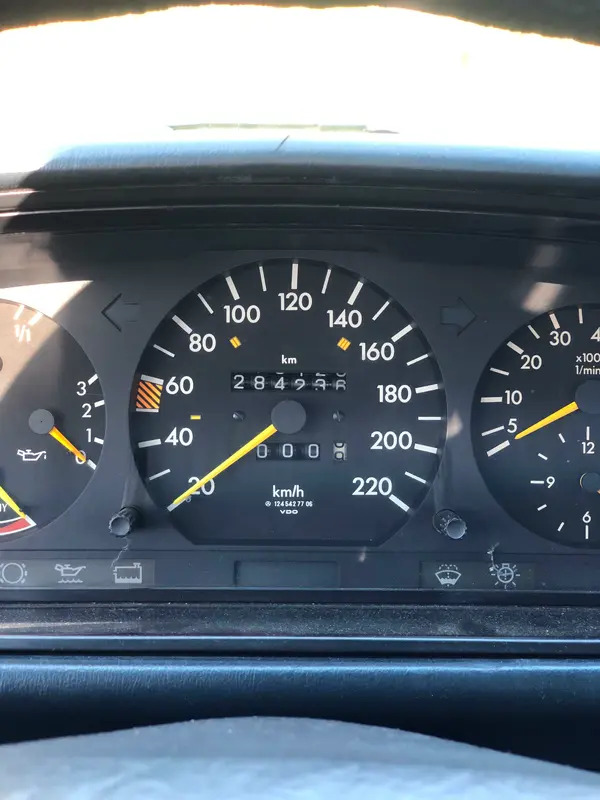 Mira esta publicación de Mercedes Benz Clase E 1987 en Motordil