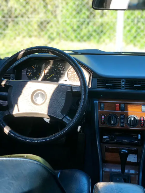 Mira esta publicación de Mercedes Benz Clase E 1987 en Motordil