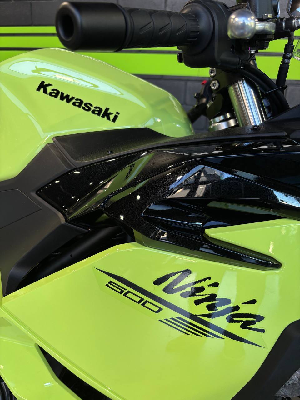 Mira esta publicación de Kawasaki Ninja 500 2025 en Motordil