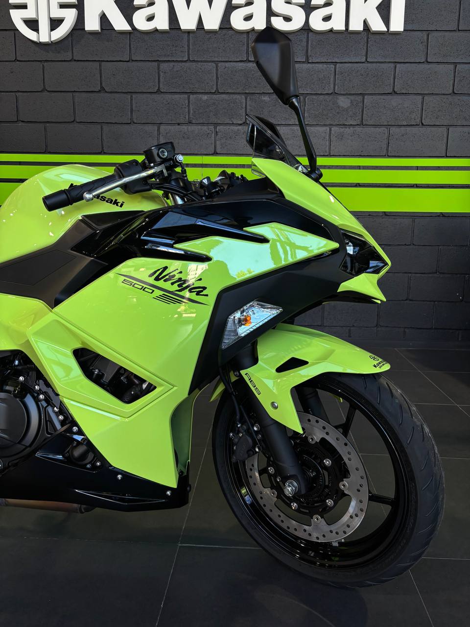 Mira esta publicación de Kawasaki Ninja 500 2025 en Motordil