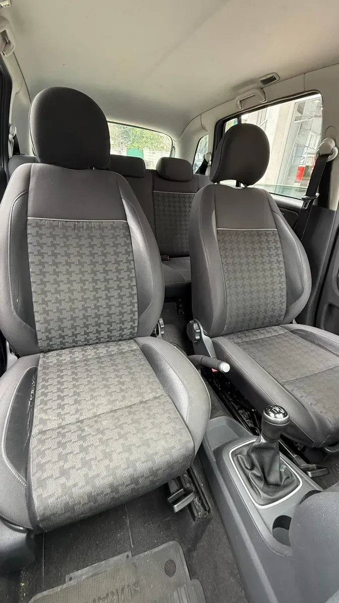 Mira esta publicación de Volkswagen Suran 2016 en Motordil