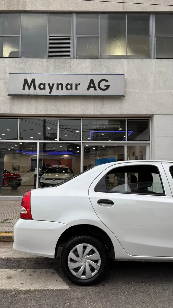 Mira esta publicación de Toyota Etios 2022 en Motordil