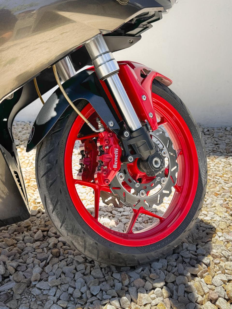 Mira esta publicación de Benelli TNT 302 R 2019 en Motordil