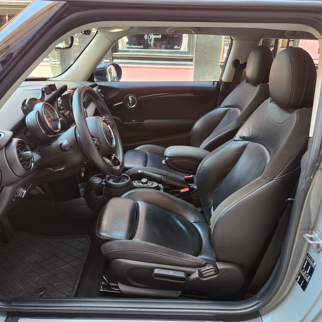 Mira esta publicación de Mini Cooper 2020 en Motordil