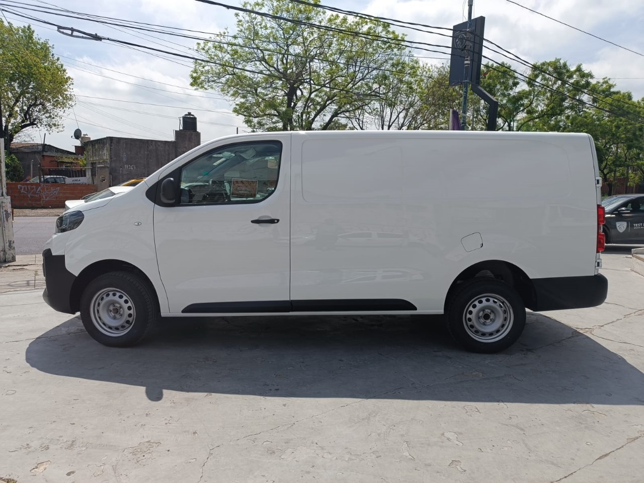 Mira esta publicación de Peugeot Expert 2025 en Motordil