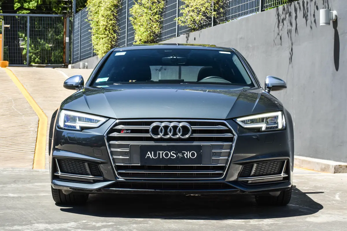 Mira esta publicación de Audi S4 2018 en Motordil