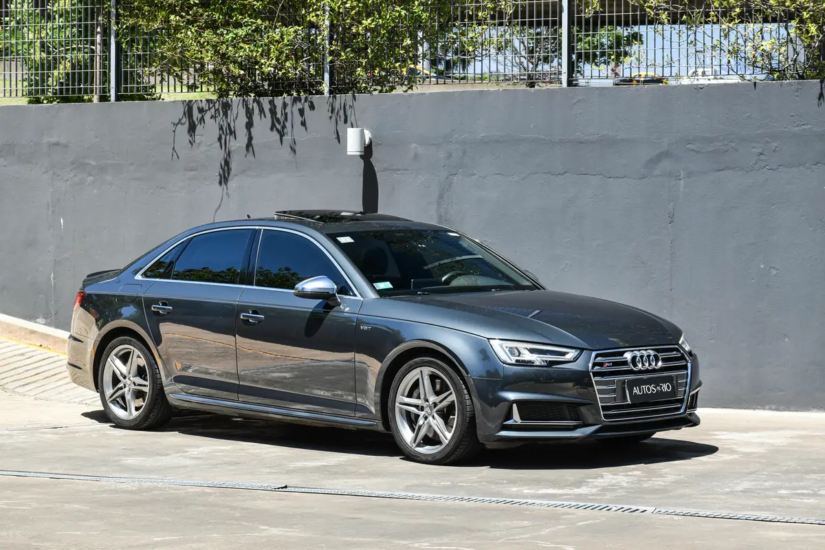 Mira esta publicación de Audi S4 2018 en Motordil