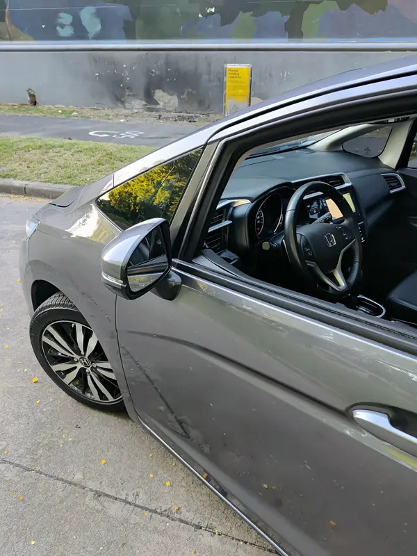 Mira esta publicación de Honda FIT 2020 en Motordil