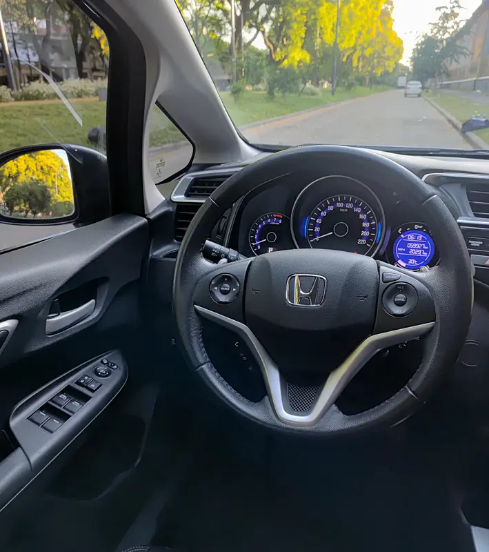 Mira esta publicación de Honda FIT 2020 en Motordil