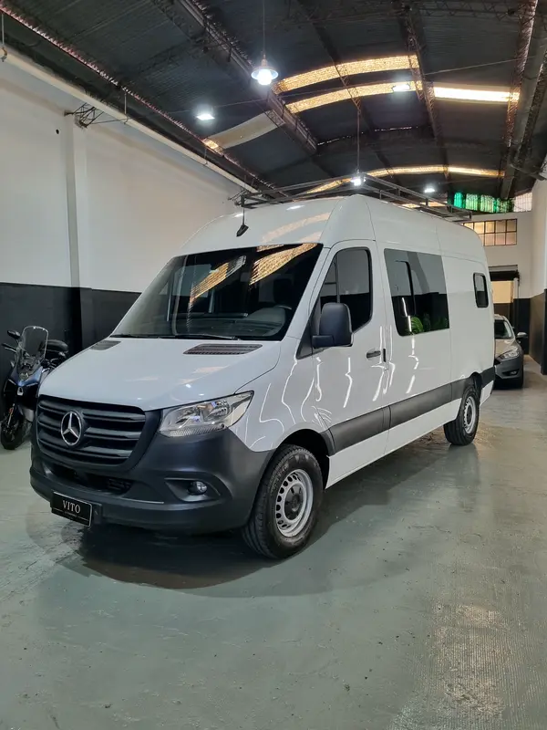 Mira esta publicación de Mercedes Benz Sprinter 2023 en Motordil