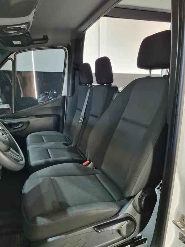 Mira esta publicación de Mercedes Benz Sprinter 2023 en Motordil
