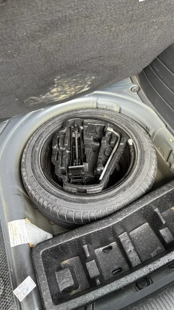 Mira esta publicación de Volkswagen Suran 2012 en Motordil