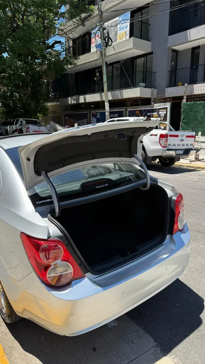 Mira esta publicación de Chevrolet Sonic 2012 en Motordil