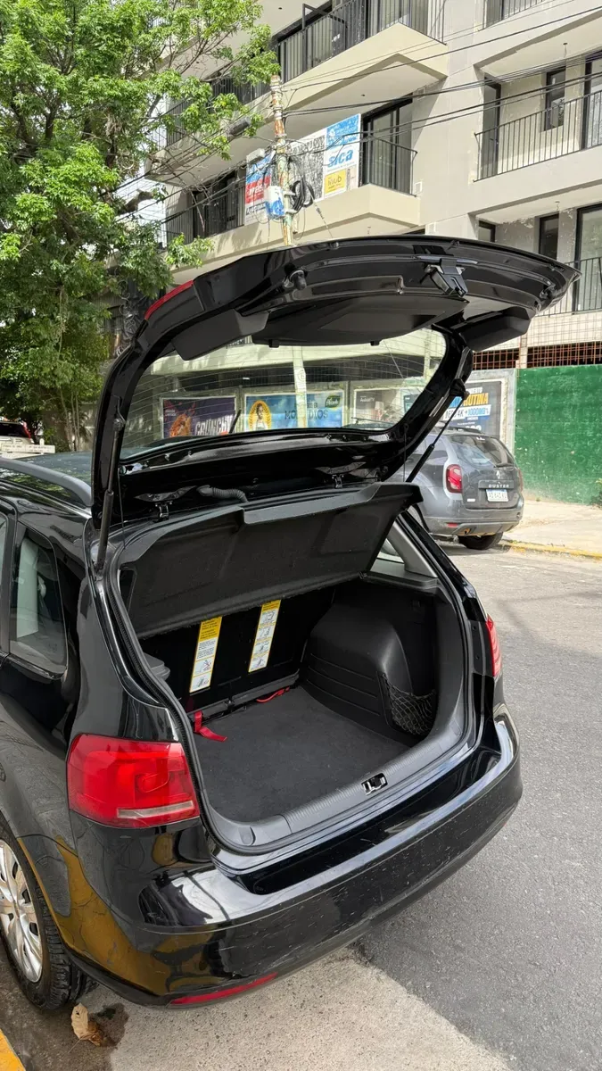 Mira esta publicación de Volkswagen Suran 2012 en Motordil