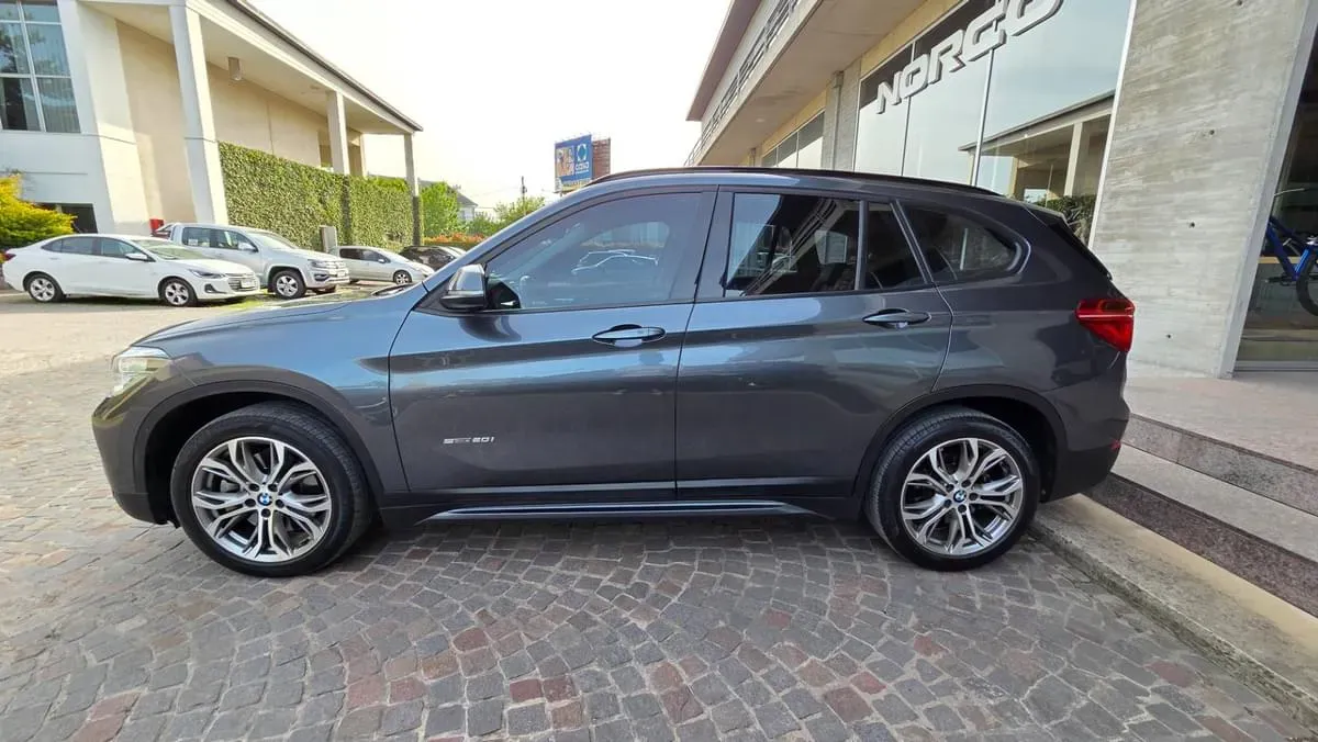 Mira esta publicación de BMW X1 2017 en Motordil