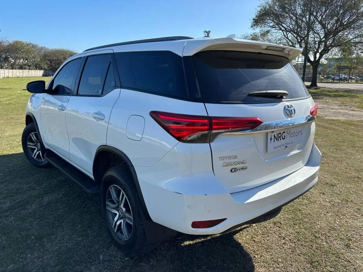 Mira esta publicación de Toyota SW4 2022 en Motordil