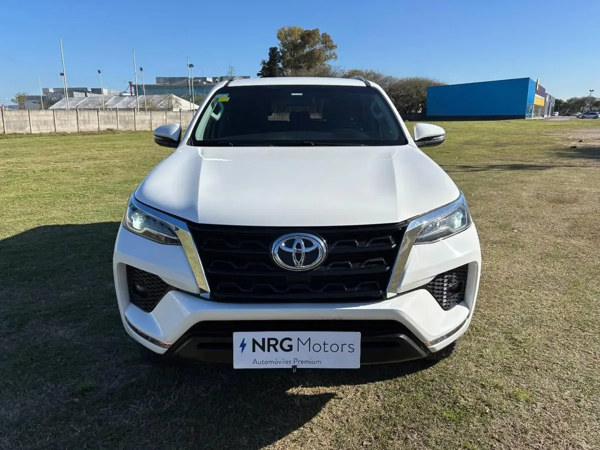 Mira esta publicación de Toyota SW4 2022 en Motordil