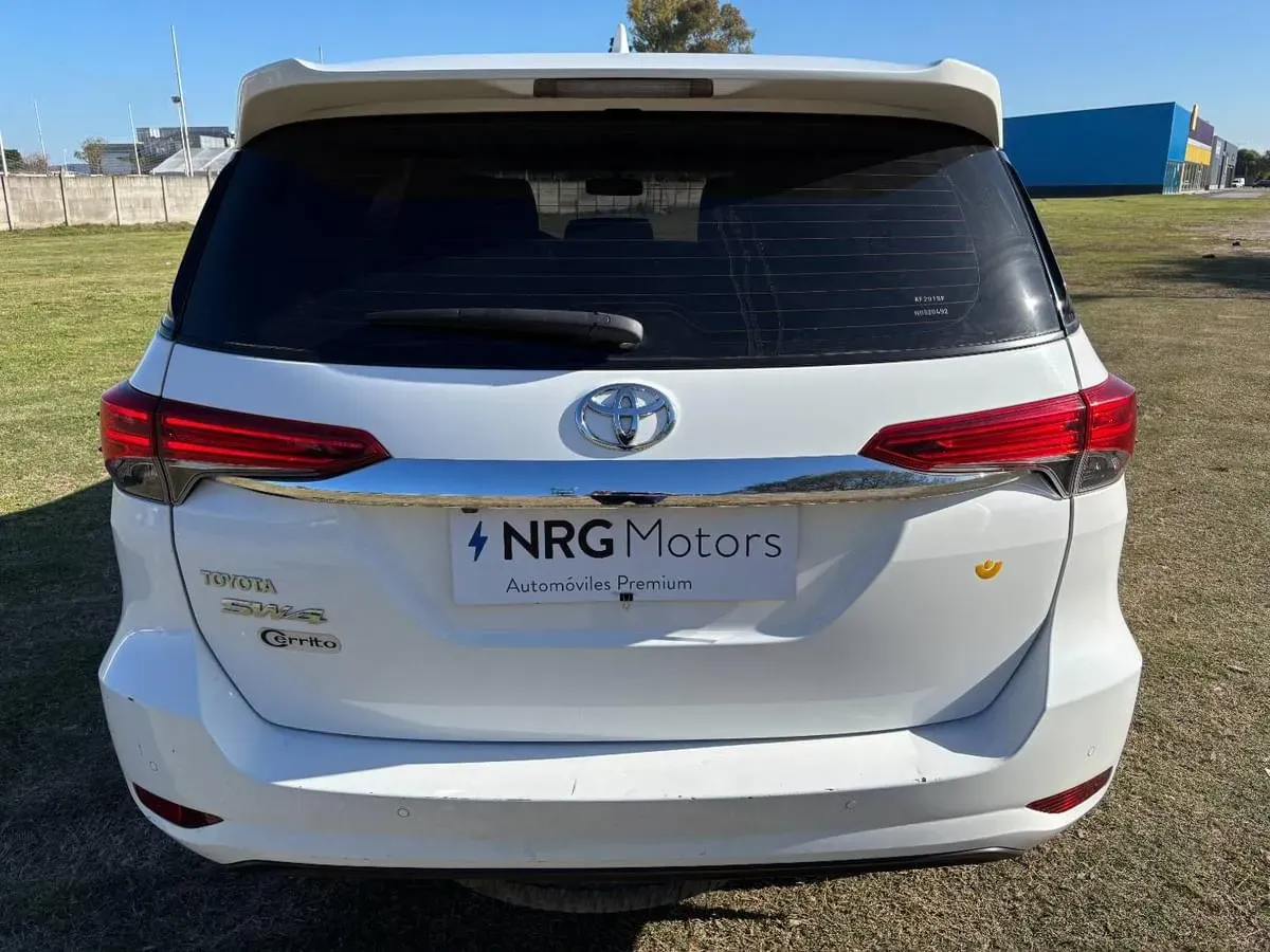 Mira esta publicación de Toyota SW4 2022 en Motordil