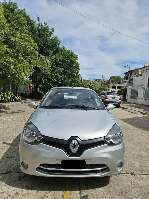 Mira esta publicación de Renault Clio 2015 en Motordil