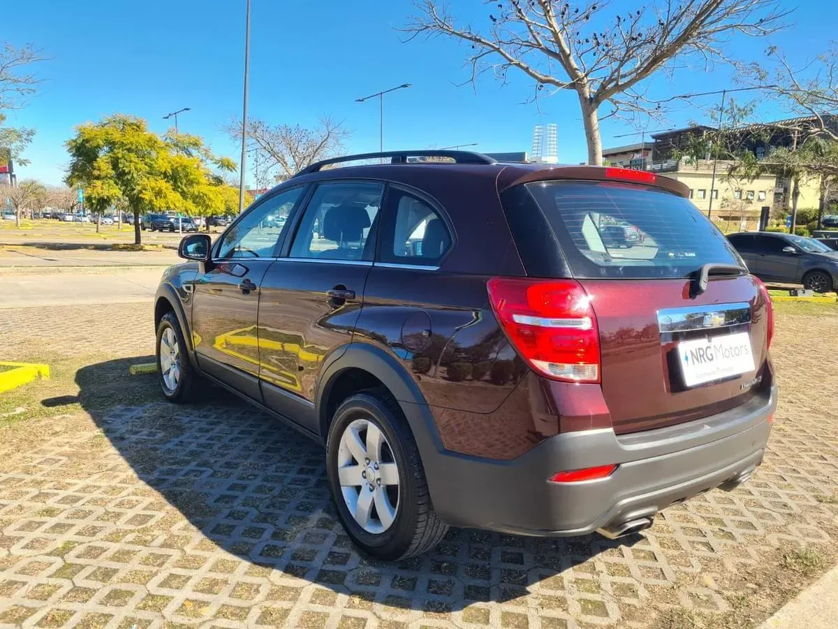 Mira esta publicación de Chevrolet Captiva 2017 en Motordil