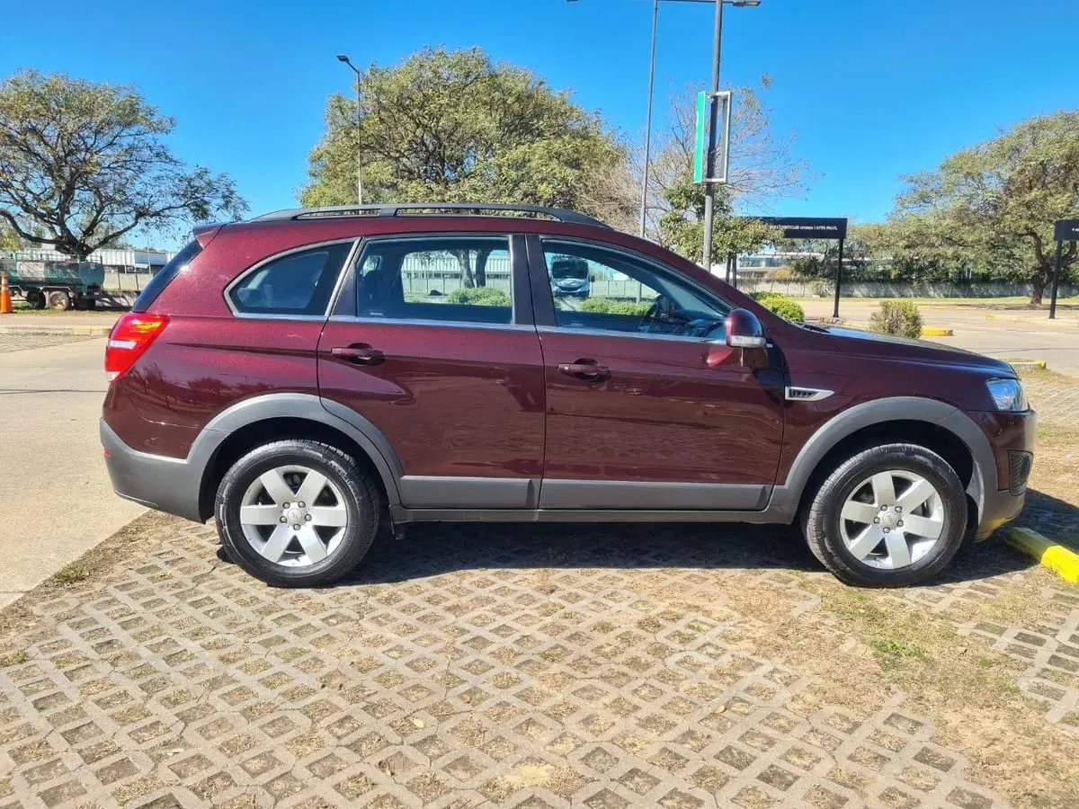 Mira esta publicación de Chevrolet Captiva 2017 en Motordil