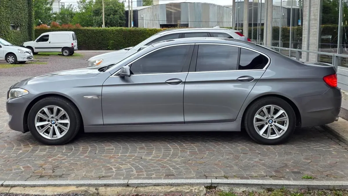 Mira esta publicación de BMW Serie 5 2011 en Motordil