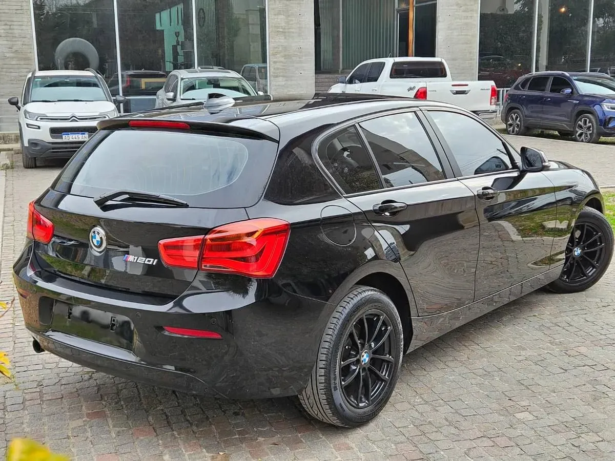 Mira esta publicación de BMW Serie 1 2016 en Motordil