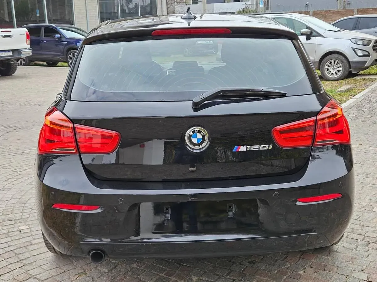 Mira esta publicación de BMW Serie 1 2016 en Motordil