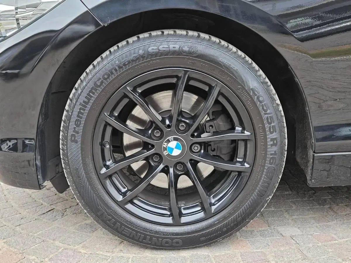 Mira esta publicación de BMW Serie 1 2016 en Motordil