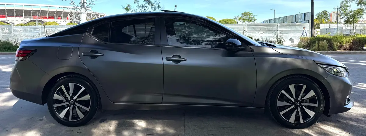 Mira esta publicación de Nissan Sentra 2024 en Motordil
