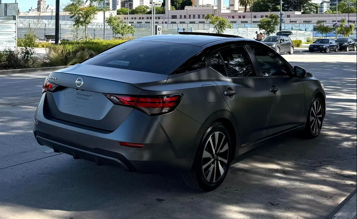Mira esta publicación de Nissan Sentra 2024 en Motordil