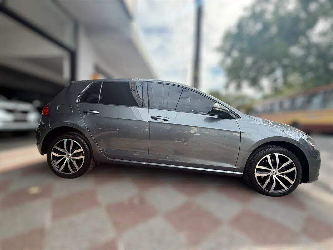 Mira esta publicación de Volkswagen Golf 2018 en Motordil