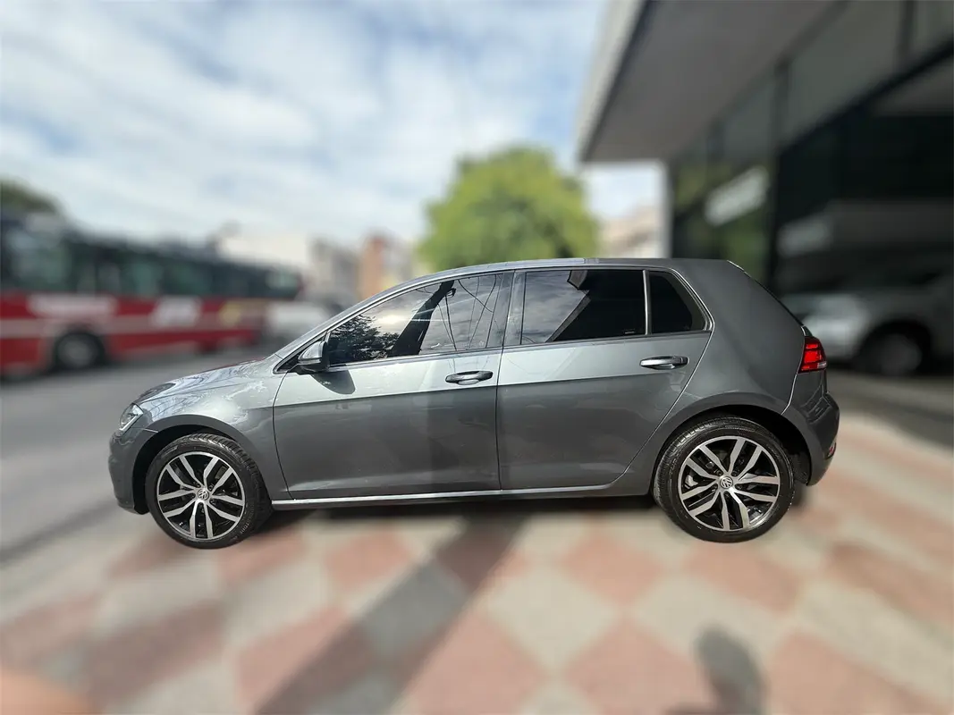 Mira esta publicación de Volkswagen Golf 2018 en Motordil