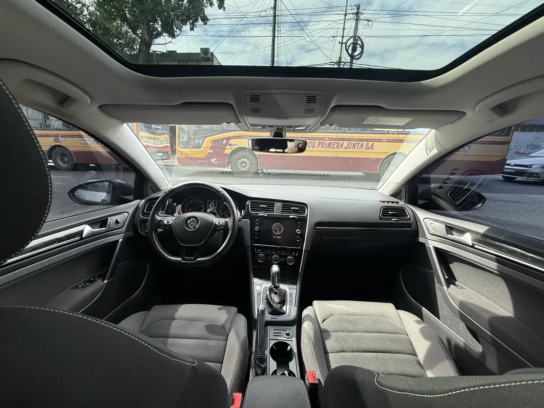 Mira esta publicación de Volkswagen Golf 2018 en Motordil