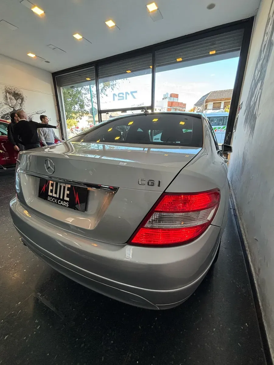 Mira esta publicación de Mercedes Benz Clase C 2010 en Motordil