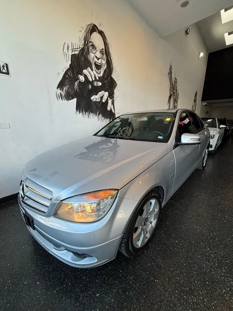 Mira esta publicación de Mercedes Benz Clase C 2010 en Motordil