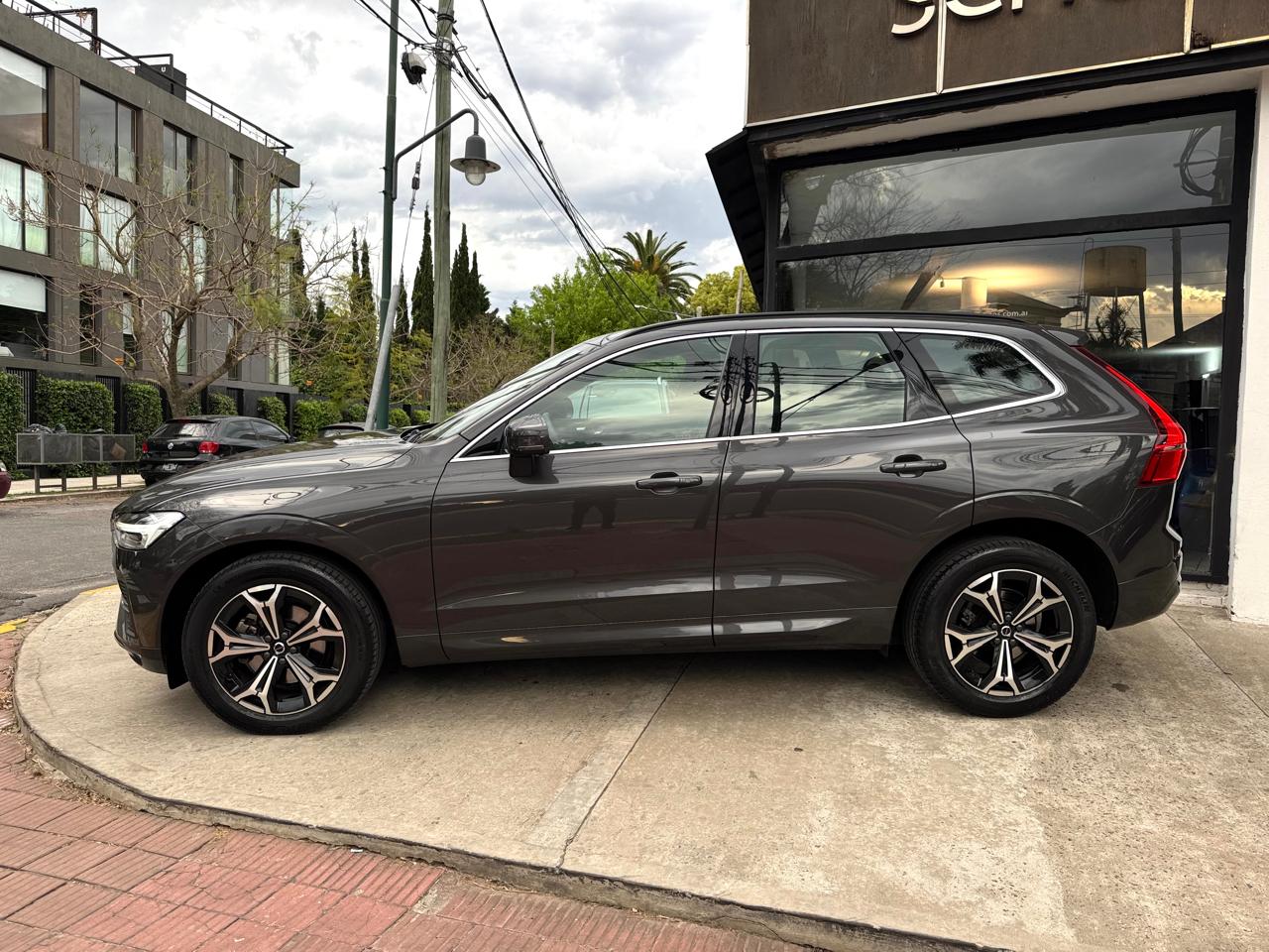 Mira esta publicación de Volvo XC 60 2022 en Motordil