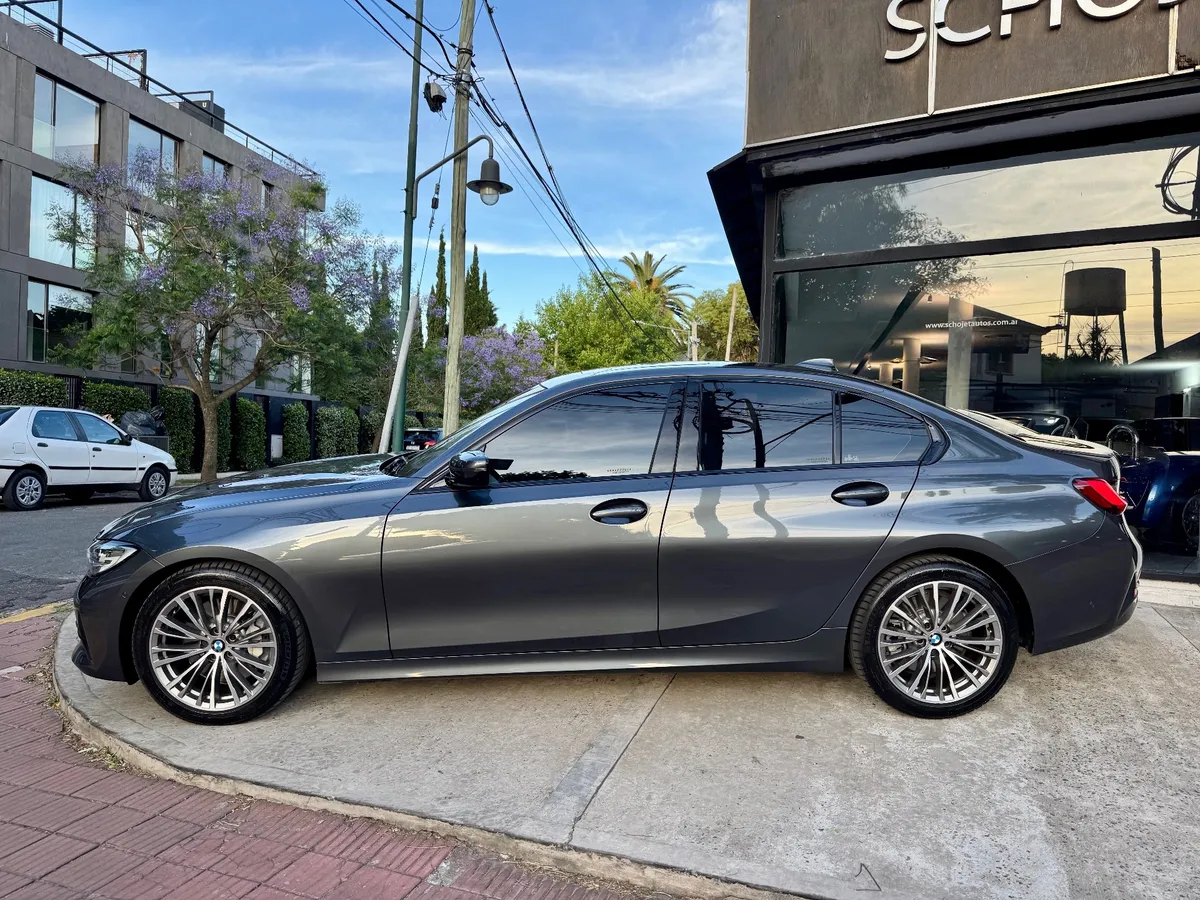 Mira esta publicación de BMW Serie 3 2022 en Motordil