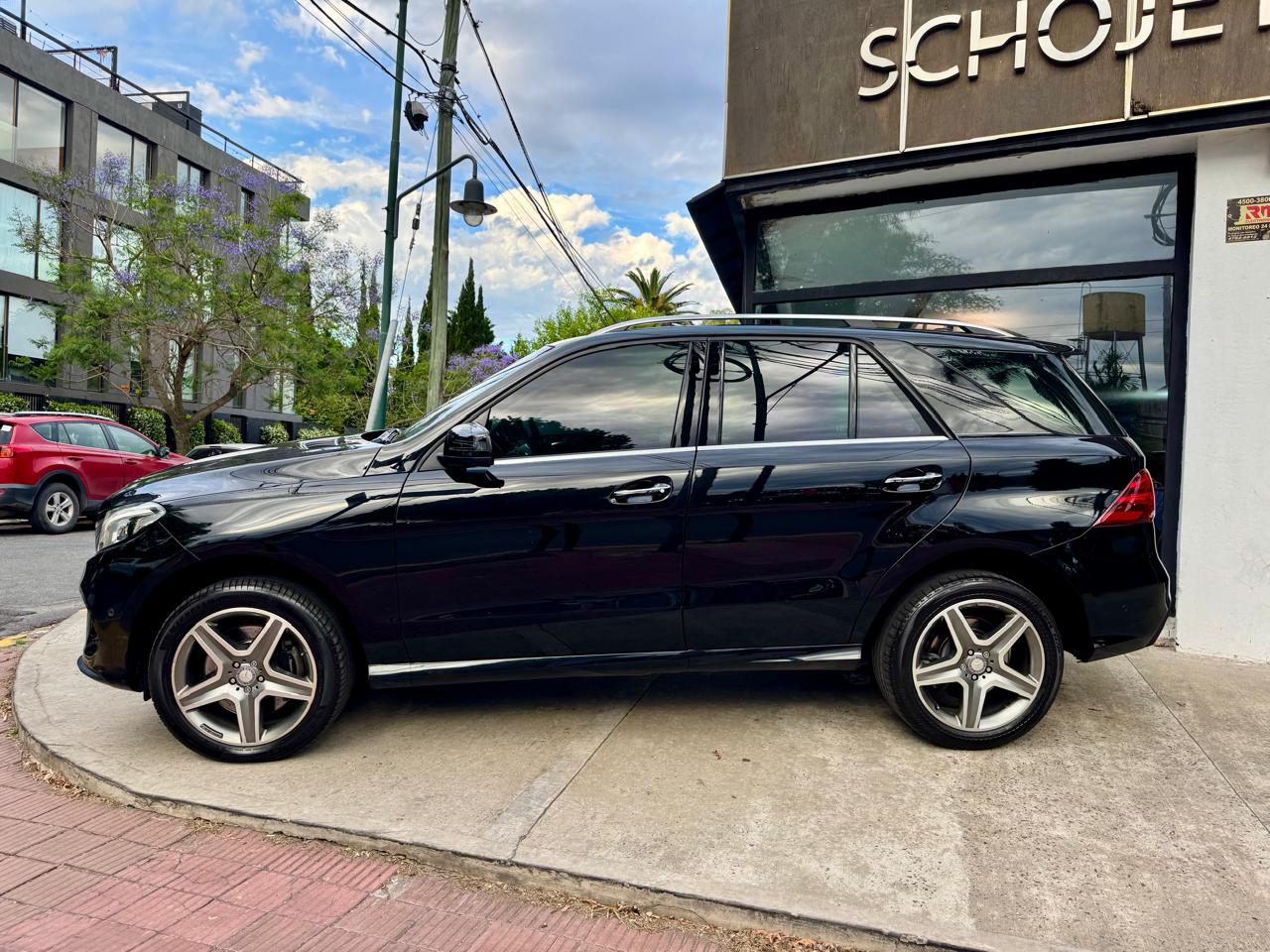 Mira esta publicación de Mercedes Benz GLE 2016 en Motordil