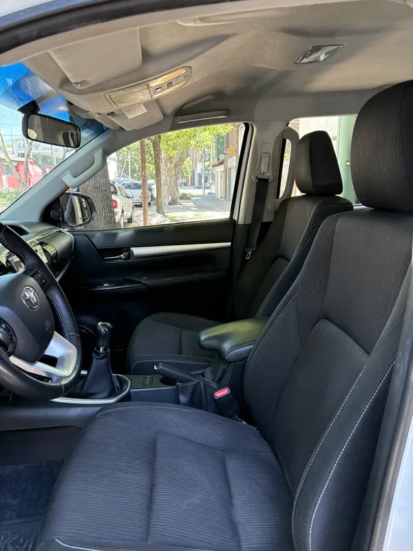 Mira esta publicación de Toyota Hilux 2017 en Motordil