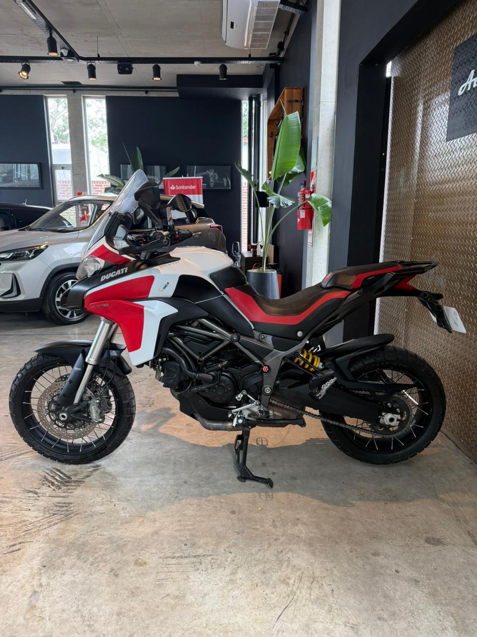 Mira esta publicación de Ducati 950 2018 en Motordil