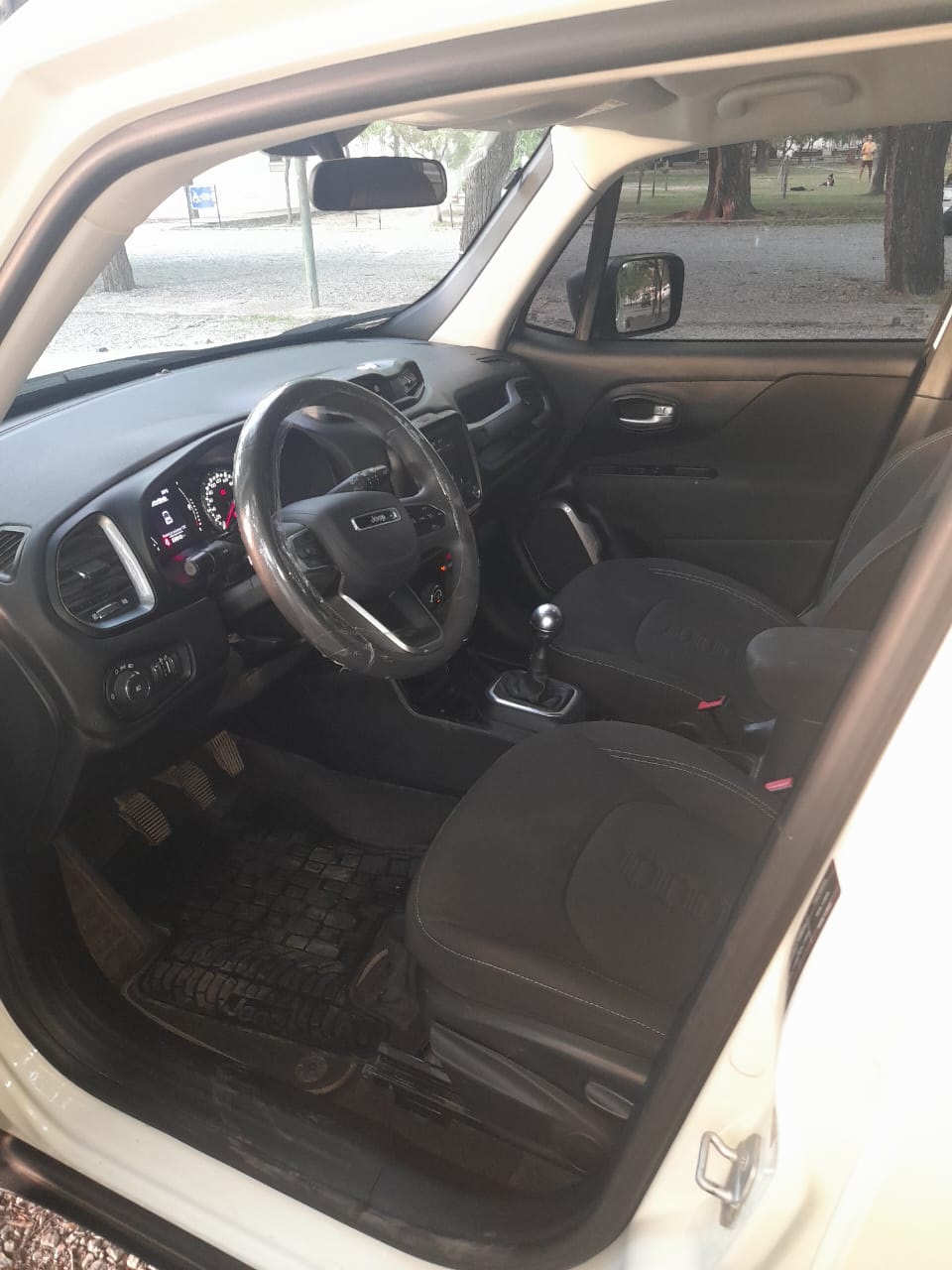 Mira esta publicación de Jeep Renegade 2022 en Motordil