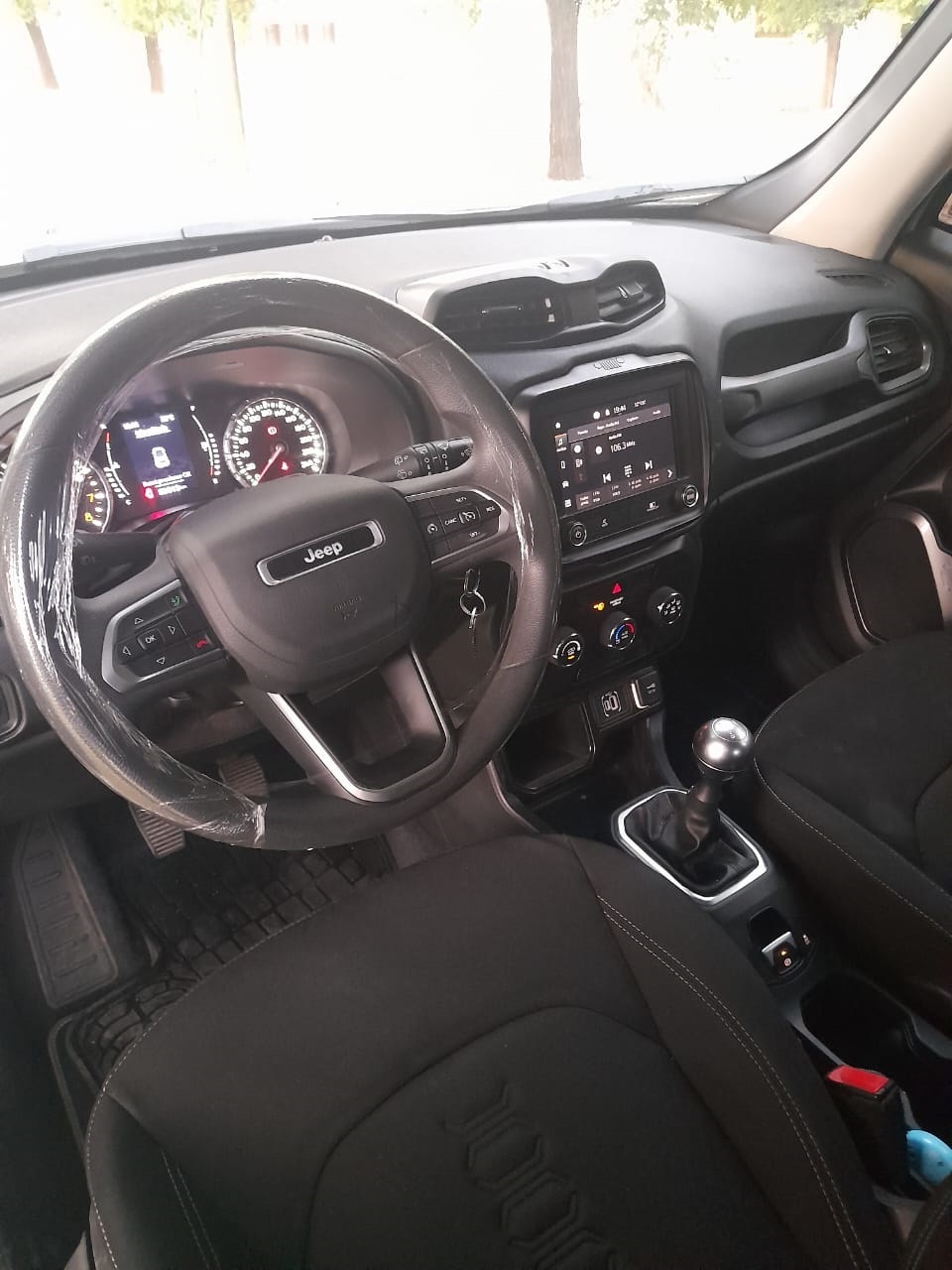 Mira esta publicación de Jeep Renegade 2022 en Motordil