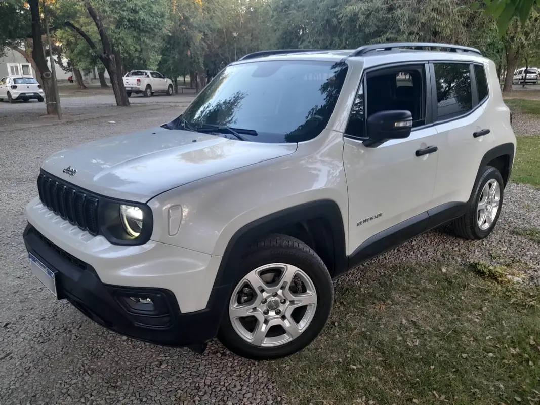 Mira esta publicación de Jeep Renegade 2022 en Motordil