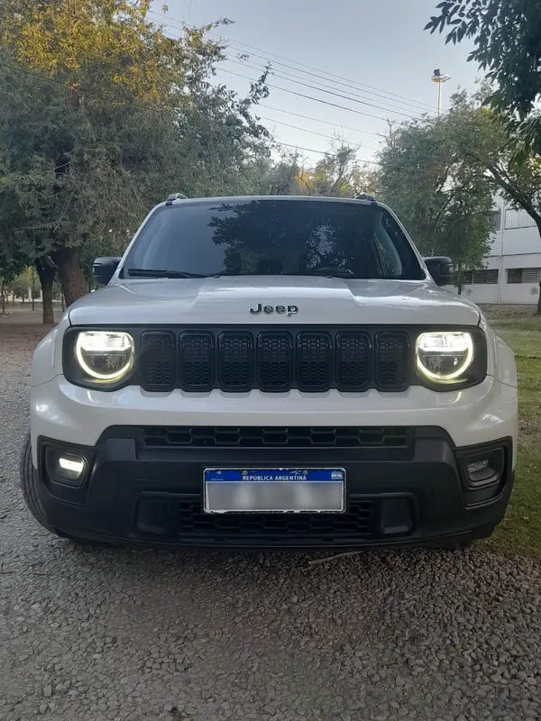 Mira esta publicación de Jeep Renegade 2022 en Motordil