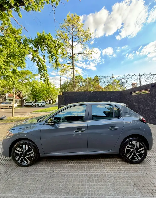 Mira esta publicación de Peugeot 208 2025 en Motordil